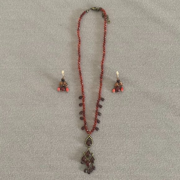 2/$25 Red/Gold Beaded Necklace and Earring set - Picture 1 of 10